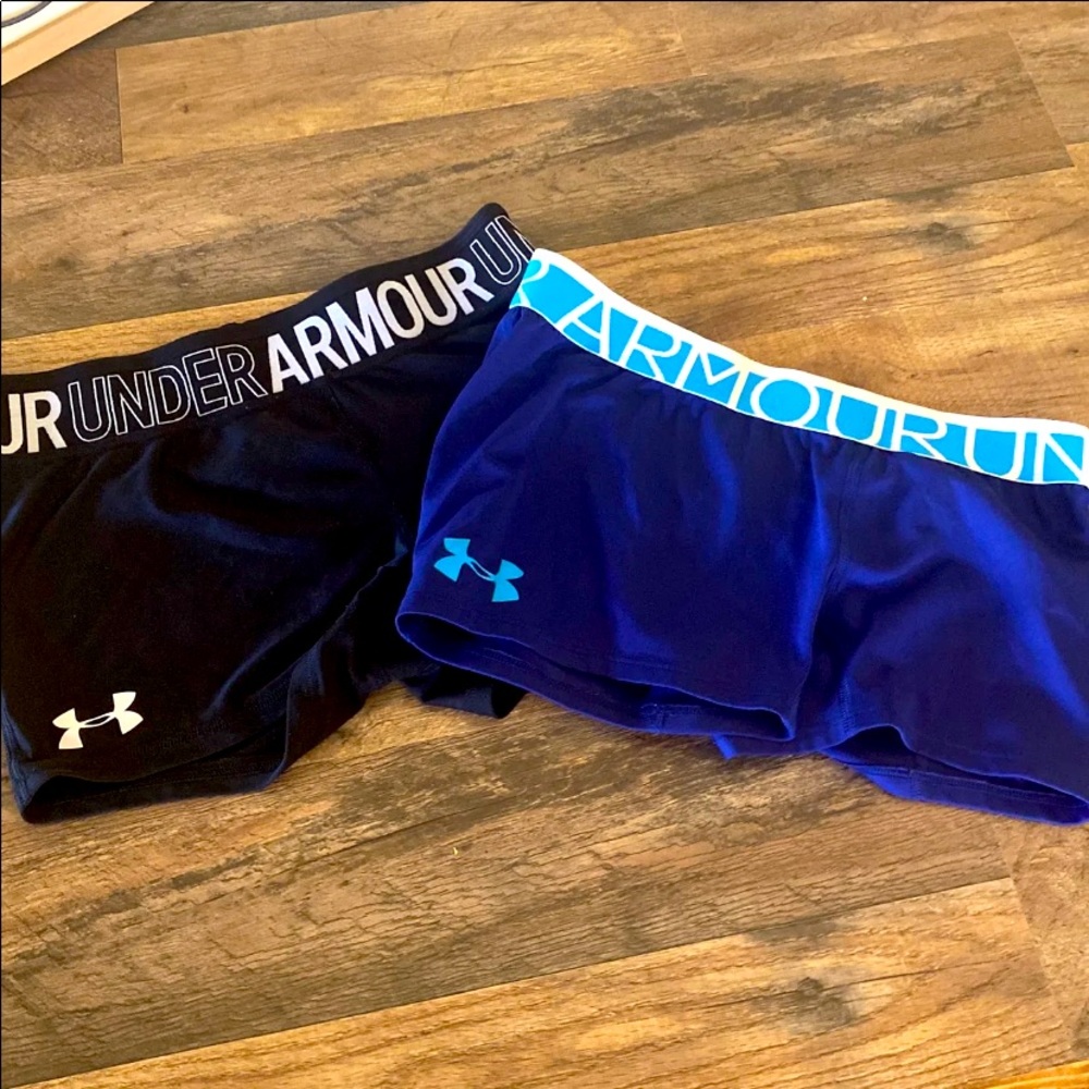SOLD❌❌Under Armour Spandex Volleyball Shorts-XS(women’s) XL(Girls)